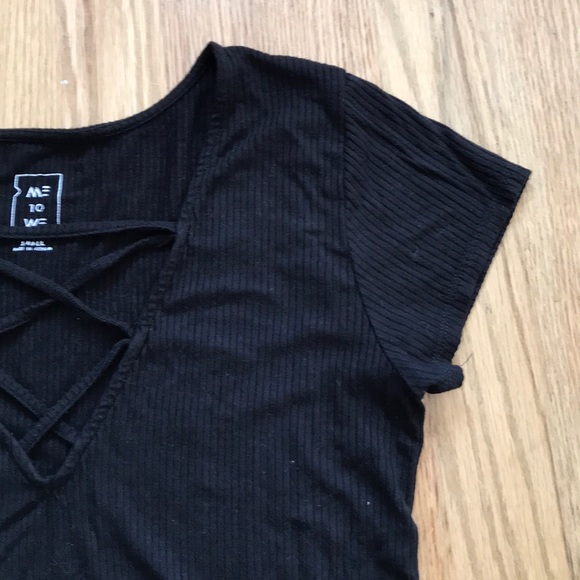 Criss Cross Slim Top - Picture 3 of 4